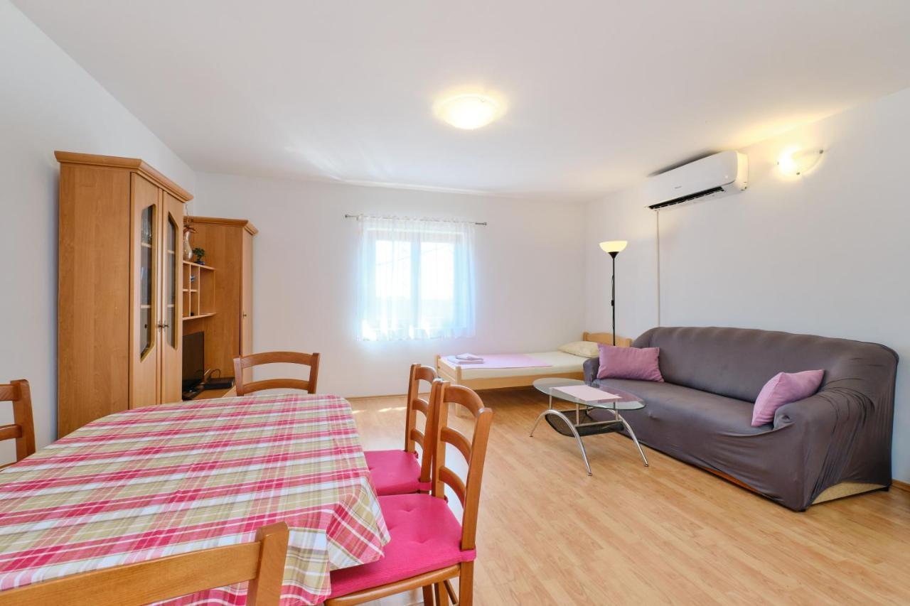 Apartments With A Parking Space Cunski, Losinj - 7867 Exterior foto