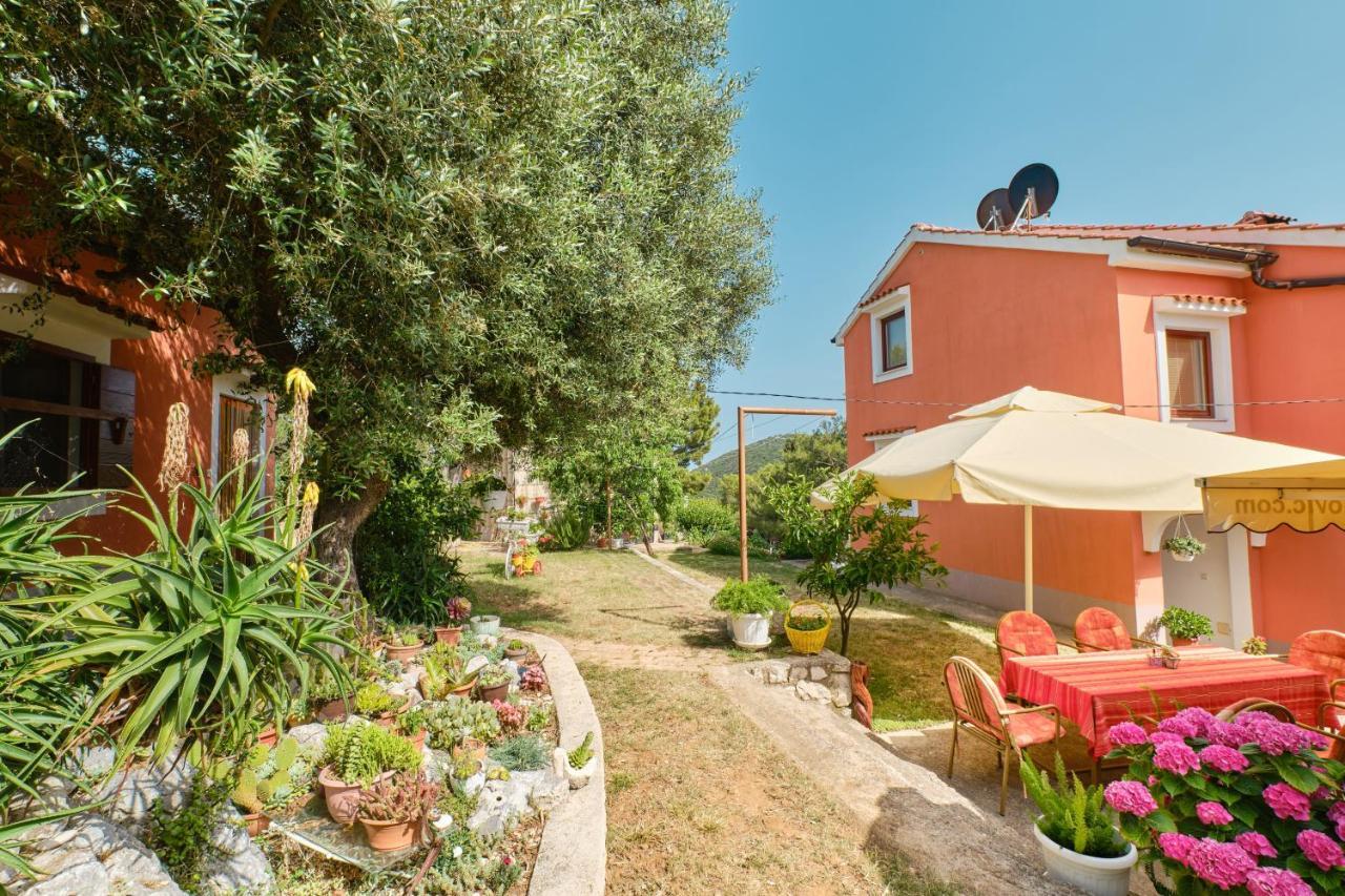 Apartments With A Parking Space Cunski, Losinj - 7867 Exterior foto